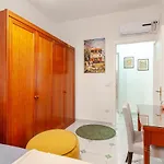 Apartment All'ombra Del Centro Storico Di
