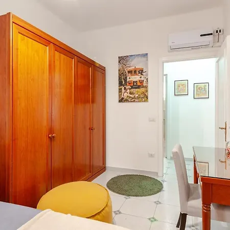 Apartment All'ombra Del Centro Storico Di