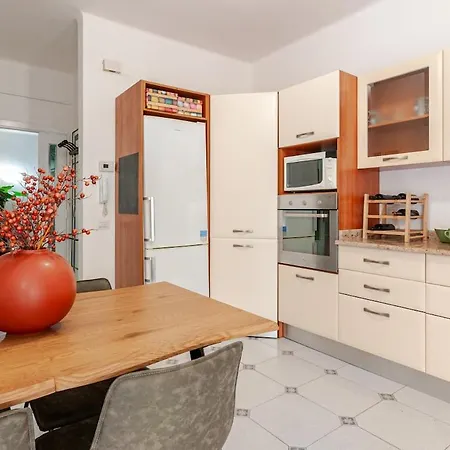 Apartmán All'ombra Del Centro Storico Di *