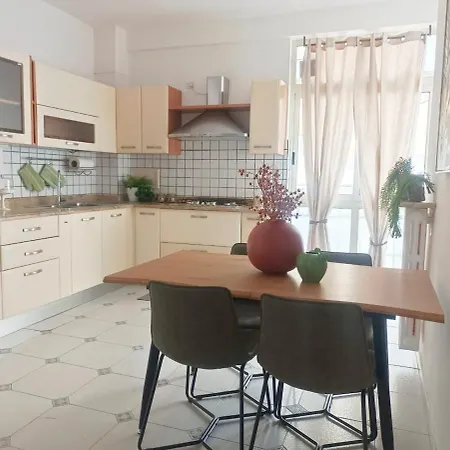 All'ombra Del Centro Storico Di *