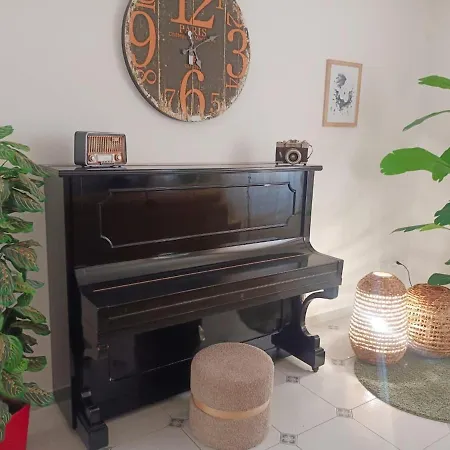 All'ombra Del Centro Storico Di *