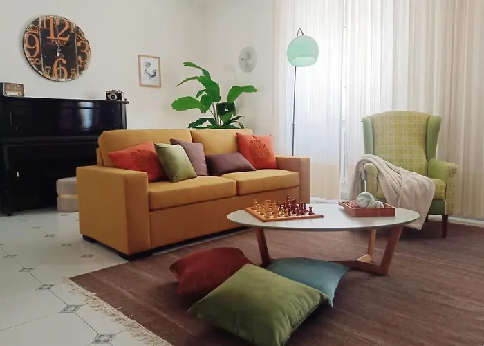 All'ombra Del Centro Storico Di